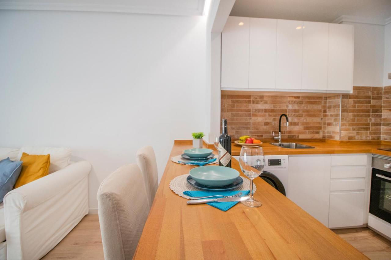 Feines Appartement Mit Hafenblick 산타 폴라 외부 사진